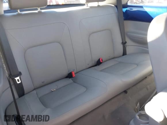 ✅ 2008 Volkswagen Beetle S • VIN: 3VWRG31C58M521265 • Lot: 41941663. Wystawiony na IAAI z przebiegiem 74 132 mil. Bezpłatny archiwum sprzedaży aukcyjnych z USA i szczegółowy raport historii pojazdu na DreamBid. Zdjęcie 8.