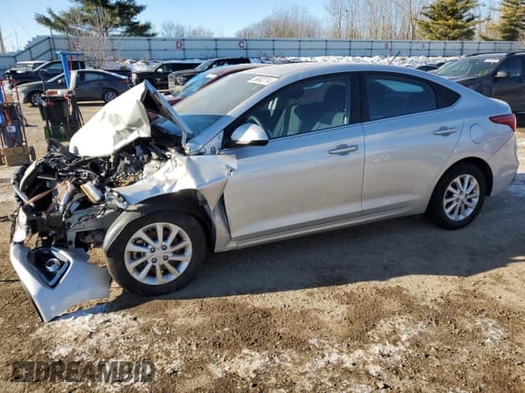 ✅ 2022 Hyundai Accent SE • VIN: 3KPC24A66NE189799 • Лот: 86903714. Опубликован ранее на Copart с пробегом Не указан. Бесплатный доступ к архиву аукционных продаж из США и подробный отчёт об истории автомобиля на DreamBid. Изображение 1.