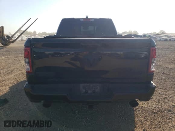 ✅ 2021 Ram 1500 Big Horn • VIN: 1C6SRFBT8MN696535 • Lot: 81989255. Wystawiony na Copart z przebiegiem 110 070 mil. Bezpłatny archiwum sprzedaży aukcyjnych z USA i szczegółowy raport historii pojazdu na DreamBid. Zdjęcie 6.