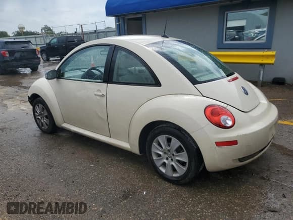 ✅ 2008 Volkswagen Beetle S • VIN: 3VWPW31C78M525117 • Lot: 81282195. Listed on Copart with 267,732 mi. Free auction sales archive from the USA and detailed vehicle history report at DreamBid. Image 2.