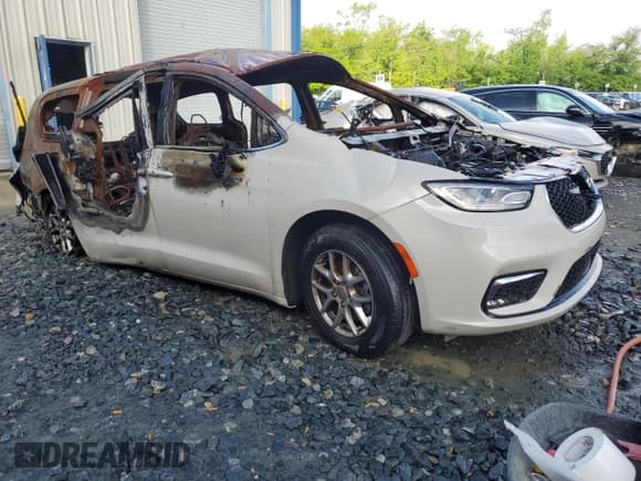 ✅ 2021 Chrysler Pacifica Touring • VIN: 2C4RC1FG9MR59873 • Lot: 55481385. Listed on Copart with Not provided. Free auction sales archive from the USA and detailed vehicle history report at DreamBid. Image 4.