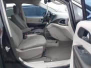 ✅ 2019 Chrysler Pacifica Touring Plus • VIN: 2C4RC1FGXKR700769 • Lot: 43616366. Wystawiony na IAAI z przebiegiem 256 859 mil. Bezpłatny archiwum sprzedaży aukcyjnych z USA i szczegółowy raport historii pojazdu na DreamBid. Zdjęcie 5.