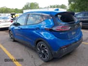 ✅ 2022 Chevrolet Bolt EV 2LT • VIN: 1G1FX6S04N4100696 • Lot: 42598607. Wystawiony na IAAI z przebiegiem 75 010 mil. Bezpłatny archiwum sprzedaży aukcyjnych z USA i szczegółowy raport historii pojazdu na DreamBid. Zdjęcie 3.