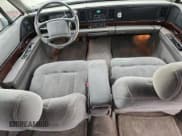 ✅ 1998 Buick LeSabre Custom • VIN: 1G4HP52K4WH546798 • Lot: 81989525. Wystawiony na Copart z przebiegiem 169 914 mil. Bezpłatny archiwum sprzedaży aukcyjnych z USA i szczegółowy raport historii pojazdu na DreamBid. Zdjęcie 8.