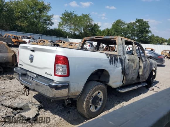 ✅ 2022 Ram 2500 Big Horn • VIN: 3C6UR5DL1NG436343 • Lot: 71392845. Wystawiony na Copart z przebiegiem Nie podano. Bezpłatny archiwum sprzedaży aukcyjnych z USA i szczegółowy raport historii pojazdu na DreamBid. Zdjęcie 3.