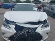 ✅ 2025 Lexus ES 350 • VIN: 58ADZ1B19SU188830 • Lot: 41360119. Wystawiony na IAAI z przebiegiem 2 592 mil. Bezpłatny archiwum sprzedaży aukcyjnych z USA i szczegółowy raport historii pojazdu na DreamBid. Zdjęcie 6.
