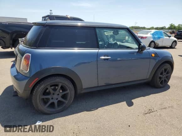 2010 MINI Hardtop с VIN WMWMF3C57ATU79474, выставлен на аукционе Copart как лот 61860865 с пробегом 137 965 миль миль и Чистый • Clean title. История ставок и продаж доступна на DreamBid. Изображение 3.