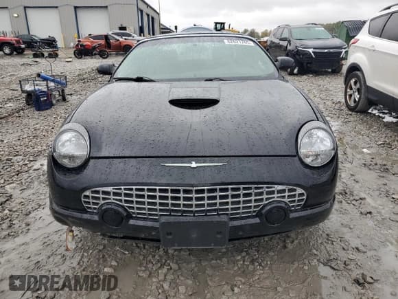 ✅ 2002 Ford Thunderbird Hardtop Premium • VIN: 1FAHP60A52Y119814 • Lot: 82621765. Wystawiony na Copart z przebiegiem Nie podano. Bezpłatny archiwum sprzedaży aukcyjnych z USA i szczegółowy raport historii pojazdu na DreamBid. Zdjęcie 5.