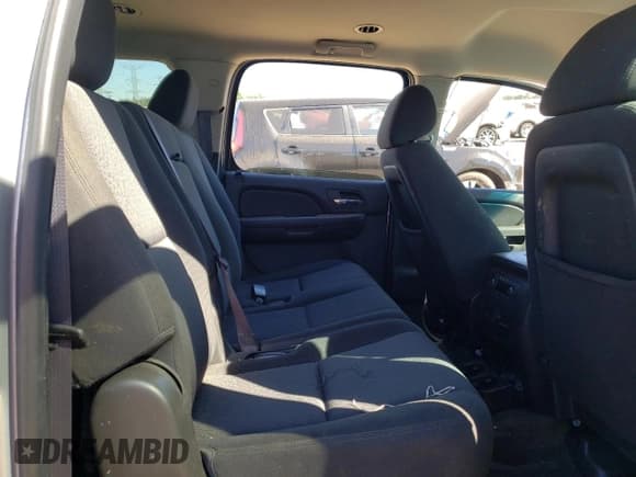 ✅ 2012 Chevrolet Suburban LS • VIN: 1GNSKHE77CR238331 • Lot: 65931523. Wystawiony na Copart z przebiegiem Nie podano. Bezpłatny archiwum sprzedaży aukcyjnych z USA i szczegółowy raport historii pojazdu na DreamBid. Zdjęcie 11.