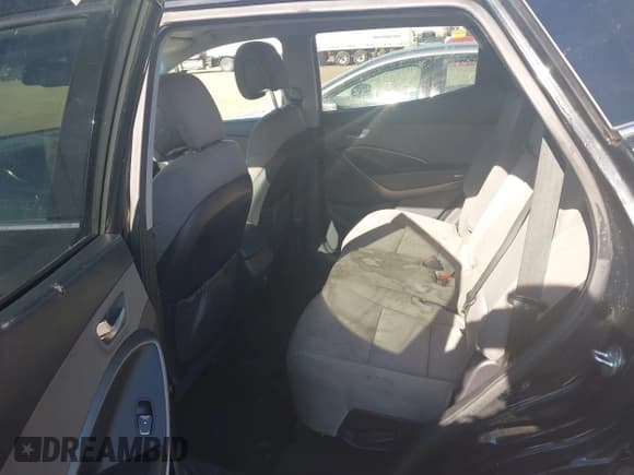 ✅ 2018 Hyundai Santa Fe 2.4L • VIN: 5NMZUDLB6JH105384 • Лот: 43462768. Опубликован ранее на IAAI с пробегом 121 156 миль. Бесплатный доступ к архиву аукционных продаж из США и подробный отчёт об истории автомобиля на DreamBid. Изображение 8.