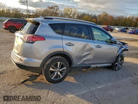 ✅ 2016 Toyota RAV4 XLE • VIN: 2T3RFREV5GW480816 • Lot: 93900765. Listed on Copart with 123,799 mi. Free auction sales archive from the USA and detailed vehicle history report at DreamBid. Image 3.
