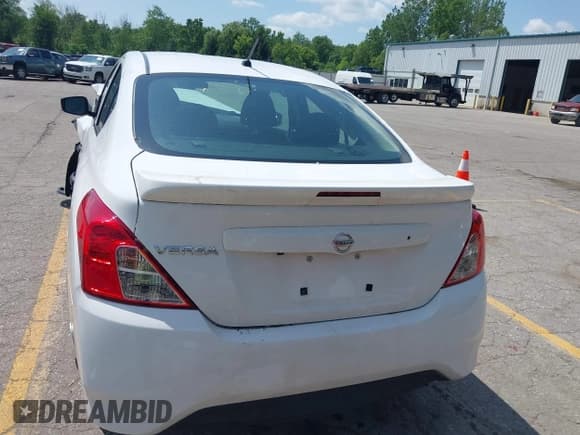 ✅ 2019 Nissan Versa S Plus • VIN: 3N1CN7AP2KL810581 • Лот: 42545628. Опубликован ранее на IAAI с пробегом 35 365 миль. Бесплатный доступ к архиву аукционных продаж из США и подробный отчёт об истории автомобиля на DreamBid. Изображение 16.