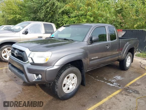 ✅ 2013 Toyota Tacoma PreRunner • VIN: 5TFTU4GN7DX040504 • Lot: 43061706. Listed on IAAI with 176,888 mi. Free auction sales archive from the USA and detailed vehicle history report at DreamBid. Image 20.