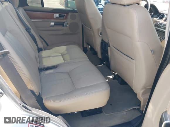 ✅ 2011 Land Rover LR4 HSE • VIN: SALAG2D47BA570625 • Lot: 42262798. Wystawiony na IAAI z przebiegiem 131 107 mil. Bezpłatny archiwum sprzedaży aukcyjnych z USA i szczegółowy raport historii pojazdu na DreamBid. Zdjęcie 8.