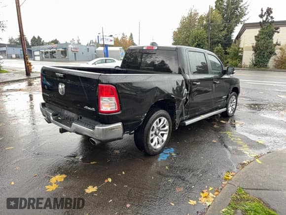 2020 Ram 1500 Lone Star z VIN 1C6SRFFT8LN201310, wystawiony jako Copart lot #90408605 z przebiegiem 83 796 mil mil oraz Szkoda całkowita • Salvage title. Historia ofert i sprzedaży dostępna na DreamBid. Obrazek 4.
