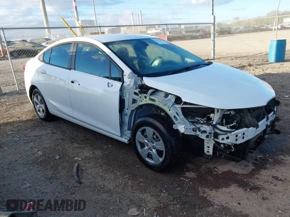 2017 Chevrolet Cruze LS z VIN 1G1BC5SMXH7265209, wystawiony jako IAAI lot #43371995 z przebiegiem 133 478 mil mil oraz . Historia ofert i sprzedaży dostępna na DreamBid. Obrazek 1.