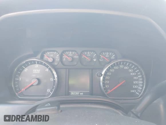 ✅ 2017 Chevrolet Silverado 2500HD Work Truck • VIN: 1GC1KUEG5HF217368 • Lot: 43271780. Wystawiony na IAAI z przebiegiem 282 397 mil. Bezpłatny archiwum sprzedaży aukcyjnych z USA i szczegółowy raport historii pojazdu na DreamBid. Zdjęcie 6.