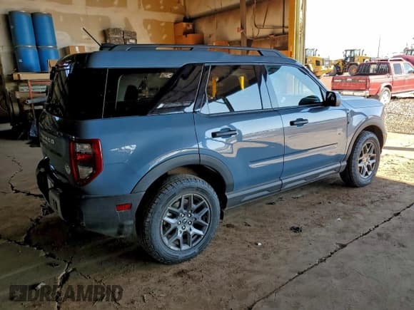 ✅ 2025 Ford Bronco Sport Big Bend • VIN: 3FMCR9BN8SRE15839 • Lot: 93415785. Wystawiony na Copart z przebiegiem 5 003 mil. Bezpłatny archiwum sprzedaży aukcyjnych z USA i szczegółowy raport historii pojazdu na DreamBid. Zdjęcie 3.