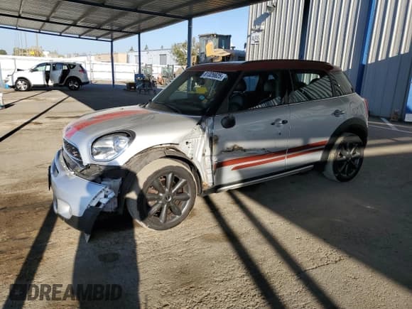 ✅ 2016 MINI Countryman S • VIN: WMWZC3C56GWT10505 • Lot: 81326625. Listed on Copart with 114,194 mi. Free auction sales archive from the USA and detailed vehicle history report at DreamBid. Image 1.