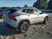 2025 Chevrolet Trax 2RS с VIN KL77LJEP2SC119622, выставлен на аукционе Copart как лот 70345145 с пробегом 7 640 миль миль и Списание • Salvage title. История ставок и продаж доступна на DreamBid. Изображение 3.