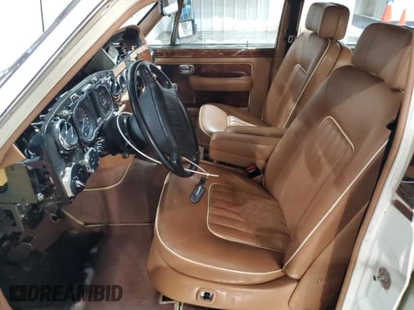 ✅ 1991 Rolls-Royce Silver Spur • VIN: SCAZN02D3MCX35981 • Lot: 45400065. Listed on Copart with 109,091 mi. Free auction sales archive from the USA and detailed vehicle history report at DreamBid. Image 7.