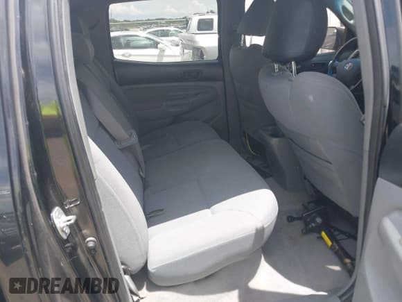 ✅ 2010 Toyota Tacoma PreRunner • VIN: 3TMJU4GN9AM098977 • Lot: 42642799. Listed on IAAI with 206,056 mi. Free auction sales archive from the USA and detailed vehicle history report at DreamBid. Image 8.