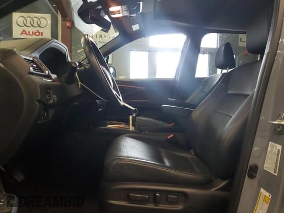 ✅ 2022 Honda Passport EX-L • VIN: 5FNYF8H59NB000975 • Lot: 60622185. Listed on Copart with 40,994 mi. Free auction sales archive from the USA and detailed vehicle history report at DreamBid. Image 7.