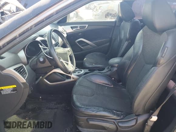 ✅ 2012 Hyundai Veloster w/Red Int • VIN: KMHTC6AD3CU031048 • Lot: 72623794. Wystawiony na Copart z przebiegiem 160 846 mil. Bezpłatny archiwum sprzedaży aukcyjnych z USA i szczegółowy raport historii pojazdu na DreamBid. Zdjęcie 7.