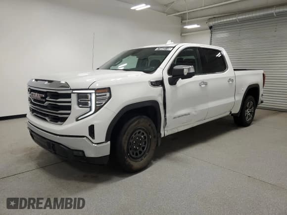 ✅ 2025 GMC Sierra 1500 SLT • VIN: 1GTPHDED7SZ192252 • Лот: 71643115. Опубликован ранее на Copart с пробегом 17 050 миль. Бесплатный доступ к архиву аукционных продаж из США и подробный отчёт об истории автомобиля на DreamBid. Изображение 1.