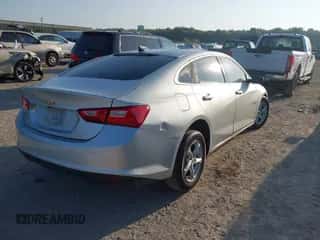 ✅ 2018 Chevrolet Malibu LS • VIN: 1G1ZB5ST0JF280676 • Lot: 43248804. Wystawiony na IAAI z przebiegiem 122 429 mil mil. Skorzystaj z bezpłatnego archiwum sprzedaży aukcyjnych z USA i zobacz szczegółowy raport historii pojazdu na DreamBid. Zdjęcie 4.