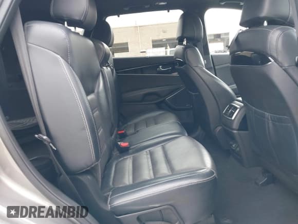 ✅ 2017 Kia Sorento SX • VIN: 5XYPKDA50HG295519 • Lot: 41493869. Listed on IAAI with 164,142 mi. Free auction sales archive from the USA and detailed vehicle history report at DreamBid. Image 8.