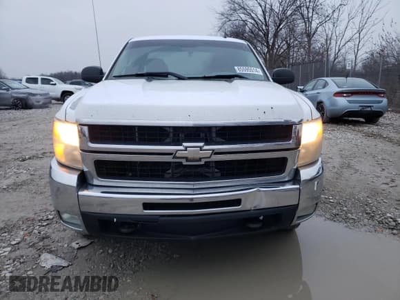 ✅ 2007 Chevrolet Silverado 2500HD Work Truck • VIN: 1GCHK29K37E519621 • Лот: 85595514. Опубликован ранее на Copart с пробегом 331 280 миль. Бесплатный доступ к архиву аукционных продаж из США и подробный отчёт об истории автомобиля на DreamBid. Изображение 5.