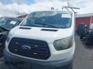 ✅ 2017 Ford Transit • VIN: 1FTYE1ZM0HKA09961 • Lot: 42434479. Wystawiony na IAAI z przebiegiem 51 061 mil. Bezpłatny archiwum sprzedaży aukcyjnych z USA i szczegółowy raport historii pojazdu na DreamBid. Zdjęcie 6.