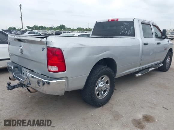 ✅ 2016 Ram 2500 Tradesman • VIN: 3C6UR4HJ5GG145978 • Lot: 42294850. Listed on IAAI with 340,028 mi. Free auction sales archive from the USA and detailed vehicle history report at DreamBid. Image 4.