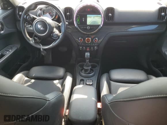 ✅ 2018 MINI Countryman Cooper • VIN: WMZYV5C36J3E04303 • Лот: 59775855. Опубликован ранее на Copart с пробегом 73 518 миль. Бесплатный доступ к архиву аукционных продаж из США и подробный отчёт об истории автомобиля на DreamBid. Изображение 8.