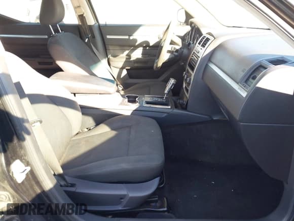 ✅ 2008 Dodge Charger SXT • VIN: 2B3KA33G08H108398 • Lot: 43694032. Listed on IAAI with 189,985 mi. Free auction sales archive from the USA and detailed vehicle history report at DreamBid. Image 5.