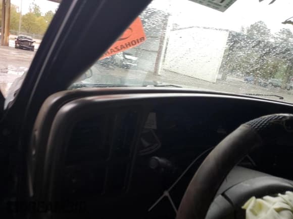 ✅ 2006 GMC Sierra 1500 SLE2 • VIN: 2GTEK13TX61139044 • Lot: 78922514. Wystawiony na Copart z przebiegiem Nie podano. Bezpłatny archiwum sprzedaży aukcyjnych z USA i szczegółowy raport historii pojazdu na DreamBid. Zdjęcie 9.