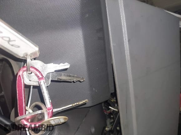 ✅ 2014 Ford Econoline Cargo Commercial • VIN: 1FDSS3EL3EDA38924 • Lot: 41561390. Wystawiony na IAAI z przebiegiem 213 717 mil. Bezpłatny archiwum sprzedaży aukcyjnych z USA i szczegółowy raport historii pojazdu na DreamBid. Zdjęcie 11.