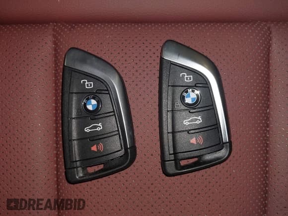 ✅ 2025 BMW 3 Series 330i xDrive • VIN: 3MW89CW08S8F24309 • Lot: 42125993. Wystawiony na IAAI z przebiegiem 457 mil. Bezpłatny archiwum sprzedaży aukcyjnych z USA i szczegółowy raport historii pojazdu na DreamBid. Zdjęcie 11.