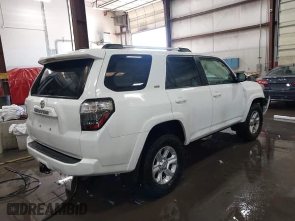 ✅ 2019 Toyota 4Runner SR5 • VIN: JTEBU5JR0K5693273 • Lot: 41882761. Listed on IAAI with 54,503 mi. Free auction sales archive from the USA and detailed vehicle history report at DreamBid. Image 4.