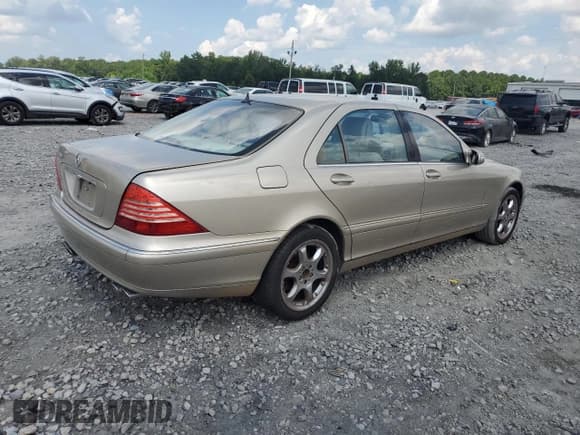 ✅ 2003 Mercedes-Benz S 500 • VIN: WDBNG75J83A333538 • Lot: 67136235. Wystawiony na Copart z przebiegiem 154 251 mil. Bezpłatny archiwum sprzedaży aukcyjnych z USA i szczegółowy raport historii pojazdu na DreamBid. Zdjęcie 3.