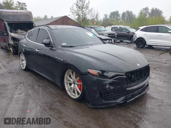 ✅ 2017 Maserati Levante S • VIN: ZN661YUS0HX221892 • Lot: 42182226. Listed on IAAI with 100,262 mi. Free auction sales archive from the USA and detailed vehicle history report at DreamBid. Image 1.