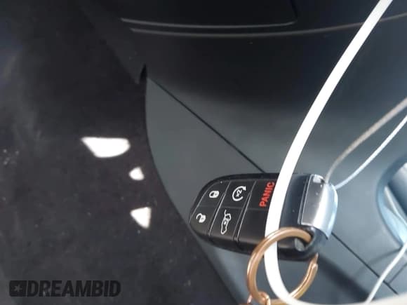 ✅ 2015 Jeep Grand Cherokee Overland • VIN: 1C4RJFCG0FC213585 • Лот: 42456563. Опубликован ранее на IAAI с пробегом 100 974 миль. Бесплатный доступ к архиву аукционных продаж из США и подробный отчёт об истории автомобиля на DreamBid. Изображение 11.