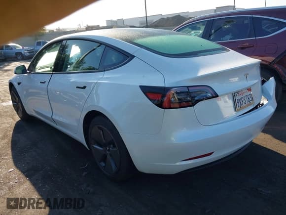 ✅ 2023 Tesla Model 3 • VIN: 5YJ3E1EA7PF714550 • Lot: 43344903. Wystawiony na IAAI z przebiegiem 22 881 mil. Bezpłatny archiwum sprzedaży aukcyjnych z USA i szczegółowy raport historii pojazdu na DreamBid. Zdjęcie 3.