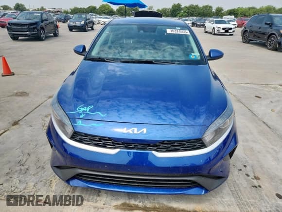 ✅ 2023 Kia Forte LX • VIN: 3KPF24AD0PE599867 • Lot: 70374005. Wystawiony na Copart z przebiegiem 40 339 mil. Bezpłatny archiwum sprzedaży aukcyjnych z USA i szczegółowy raport historii pojazdu na DreamBid. Zdjęcie 5.