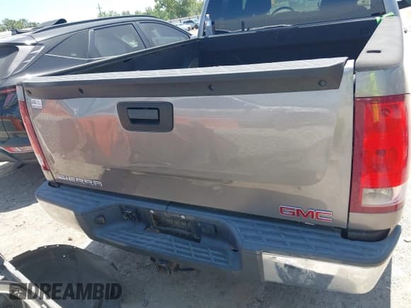 ✅ 2009 GMC Sierra 1500 SL • VIN: 2GTEC19C091128840 • Лот: 42819854. Опубликован ранее на IAAI с пробегом 290 467 миль. Бесплатный доступ к архиву аукционных продаж из США и подробный отчёт об истории автомобиля на DreamBid. Изображение 16.