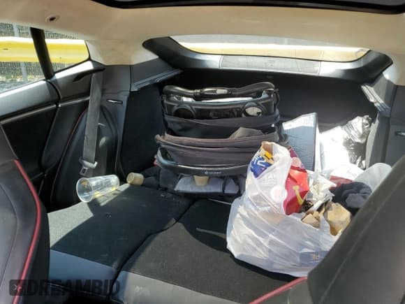 ✅ 2013 Tesla Model S Performance • VIN: 5YJSA1DP4DFP13557 • Lot: 61890804. Wystawiony na Copart z przebiegiem Nie podano. Bezpłatny archiwum sprzedaży aukcyjnych z USA i szczegółowy raport historii pojazdu na DreamBid. Zdjęcie 10.