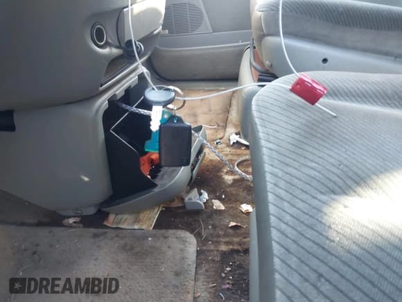 ✅ 1997 Dodge Caravan LE • VIN: 1B4GP54L3VB333541 • Lot: 41012170. Listed on IAAI with 137,181 mi. Free auction sales archive from the USA and detailed vehicle history report at DreamBid. Image 11.