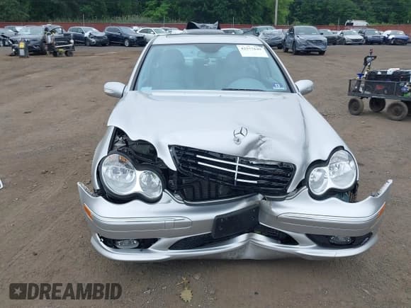 ✅ 2005 Mercedes-Benz C 230 Kompressor • VIN: WDBRF40J25F584426 • Lot: 42577649. Wystawiony na IAAI z przebiegiem 52 419 mil. Bezpłatny archiwum sprzedaży aukcyjnych z USA i szczegółowy raport historii pojazdu na DreamBid. Zdjęcie 12.