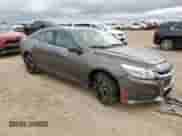 2015 Chevrolet Malibu LT z VIN 1G11C5SL7FF196114, wystawiony jako Copart lot #81323255 z przebiegiem 131 536 mil mil oraz Szkoda całkowita • Salvage title. Historia ofert i sprzedaży dostępna na DreamBid. Obrazek 4.